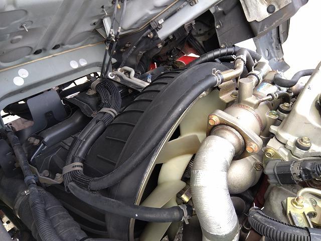 ヒノレンジャー 車両運搬車 2台積み 上物丸文製 積載3.05t 上物内寸580×215 自動歩み付 歩み寸法(1本)326×58 バックモニター付 ETC付 走行38.4万km 6速ミッション(56枚目)