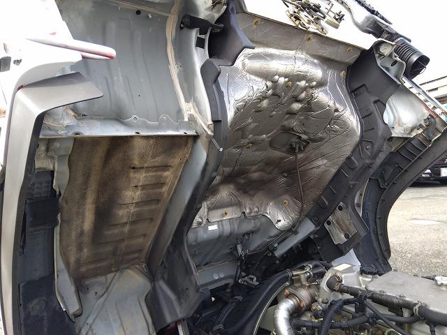 ヒノレンジャー 車両運搬車 2台積み 上物丸文製 積載3.05t 上物内寸580×215 自動歩み付 歩み寸法(1本)326×58 バックモニター付 ETC付 走行38.4万km 6速ミッション(58枚目)