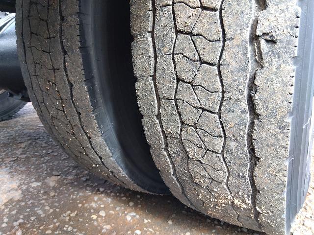 ヒノレンジャー 車両運搬車 2台積み 上物丸文製 積載3.05t 上物内寸580×215 自動歩み付 歩み寸法(1本)326×58 バックモニター付 ETC付 走行38.4万km 6速ミッション(67枚目)