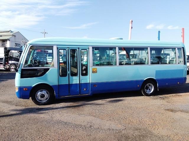 ローザ 　マイクロバス　２５人乗り　スーパーロング　リクライニングシート　荷物デッキ付　自動スライドドア　インターロック付　バックモニター付　ＡＴ車　走行１１．７万ｋｍ　タイヤサイズ２０５／８０Ｒ１７．５（6枚目）