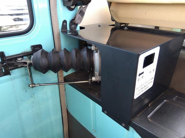 ローザ 　マイクロバス　２５人乗り　スーパーロング　リクライニングシート　荷物デッキ付　自動スライドドア　インターロック付　バックモニター付　ＡＴ車　走行１１．７万ｋｍ　タイヤサイズ２０５／８０Ｒ１７．５（29枚目）