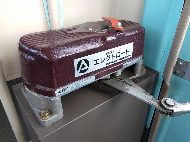 ローザ 　マイクロバス　２５人乗り　スーパーロング　リクライニングシート　荷物デッキ付　自動スライドドア　インターロック付　バックモニター付　ＡＴ車　走行１１．７万ｋｍ　タイヤサイズ２０５／８０Ｒ１７．５（32枚目）