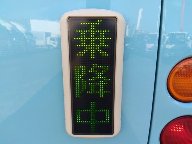 ローザ 　マイクロバス　２５人乗り　スーパーロング　リクライニングシート　荷物デッキ付　自動スライドドア　インターロック付　バックモニター付　ＡＴ車　走行１１．７万ｋｍ　タイヤサイズ２０５／８０Ｒ１７．５（33枚目）