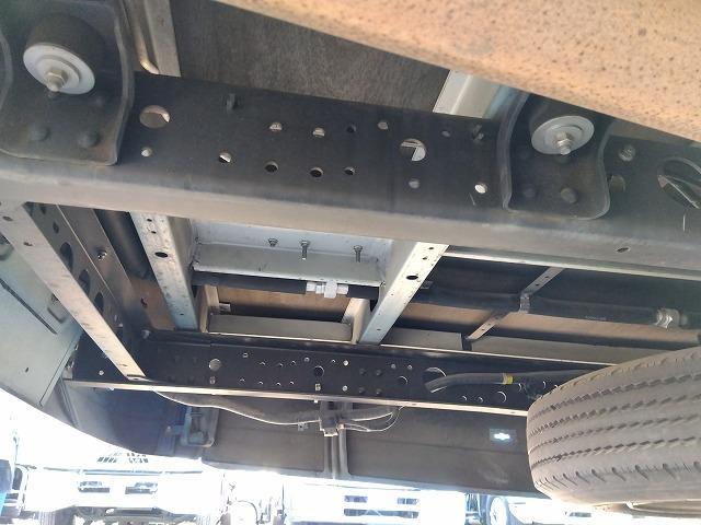 ローザ 　マイクロバス　２５人乗り　スーパーロング　リクライニングシート　荷物デッキ付　自動スライドドア　インターロック付　バックモニター付　ＡＴ車　走行１１．７万ｋｍ　タイヤサイズ２０５／８０Ｒ１７．５（53枚目）