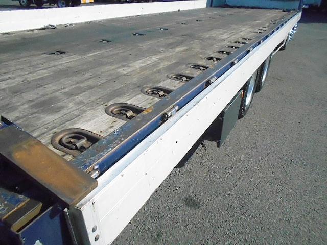 ギガ アルミブロック平ボディ 5方開 支柱抜き差し可 荷台床木張り 内フック27対 センターフック15カ所 荷台内寸951x235x20 後輪エアサス 7速ミッション 積載15t 25t車 リターダー有(6枚目)