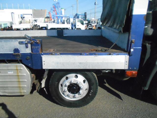 ギガ アルミブロック平ボディ 5方開 支柱抜き差し可 荷台床木張り 内フック27対 センターフック15カ所 荷台内寸951x235x20 後輪エアサス 7速ミッション 積載15t 25t車 リターダー有(22枚目)