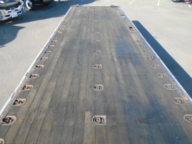 ギガ アルミブロック平ボディ 5方開 支柱抜き差し可 荷台床木張り 内フック27対 センターフック15カ所 荷台内寸951x235x20 後輪エアサス 7速ミッション 積載15t 25t車 リターダー有(27枚目)