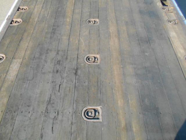 ギガ アルミブロック平ボディ 5方開 支柱抜き差し可 荷台床木張り 内フック27対 センターフック15カ所 荷台内寸951x235x20 後輪エアサス 7速ミッション 積載15t 25t車 リターダー有(29枚目)