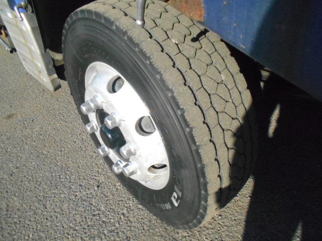 ギガ アルミブロック平ボディ 5方開 支柱抜き差し可 荷台床木張り 内フック27対 センターフック15カ所 荷台内寸951x235x20 後輪エアサス 7速ミッション 積載15t 25t車 リターダー有(63枚目)