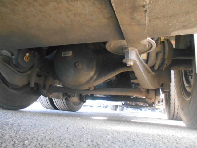 ギガ アルミブロック平ボディ 5方開 支柱抜き差し可 荷台床木張り 内フック27対 センターフック15カ所 荷台内寸951x235x20 後輪エアサス 7速ミッション 積載15t 25t車 リターダー有(64枚目)