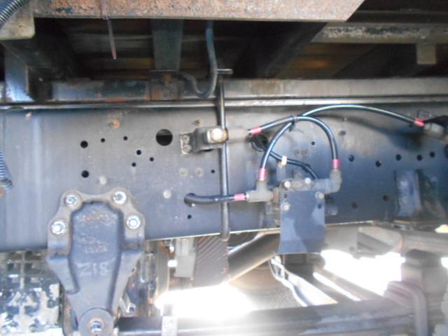 ギガ アルミブロック平ボディ 5方開 支柱抜き差し可 荷台床木張り 内フック27対 センターフック15カ所 荷台内寸951x235x20 後輪エアサス 7速ミッション 積載15t 25t車 リターダー有(66枚目)