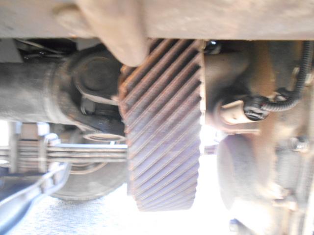 ギガ アルミブロック平ボディ 5方開 支柱抜き差し可 荷台床木張り 内フック27対 センターフック15カ所 荷台内寸951x235x20 後輪エアサス 7速ミッション 積載15t 25t車 リターダー有(69枚目)