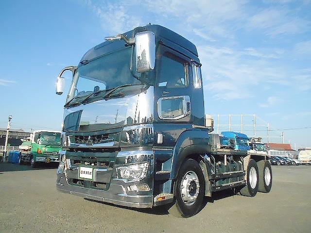 スーパーグレート 　トレーラーヘッド　第５輪荷重１８ｔ　一括緩和　プレミアムライン　エグゼグティブパッケージ　２デフ　パイロットシフト　走行３３万ｋｍ　ハイルーフ　メッキパーツ　エンジン出力４６０ＰＳ　ターボ車（3枚目）