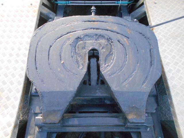 スーパーグレート 　トレーラーヘッド　第５輪荷重１８ｔ　一括緩和　プレミアムライン　エグゼグティブパッケージ　２デフ　パイロットシフト　走行３３万ｋｍ　ハイルーフ　メッキパーツ　エンジン出力４６０ＰＳ　ターボ車（43枚目）