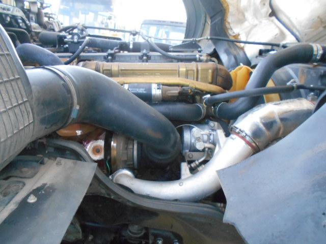 スーパーグレート 　トレーラーヘッド　第５輪荷重１８ｔ　一括緩和　プレミアムライン　エグゼグティブパッケージ　２デフ　パイロットシフト　走行３３万ｋｍ　ハイルーフ　メッキパーツ　エンジン出力４６０ＰＳ　ターボ車（65枚目）