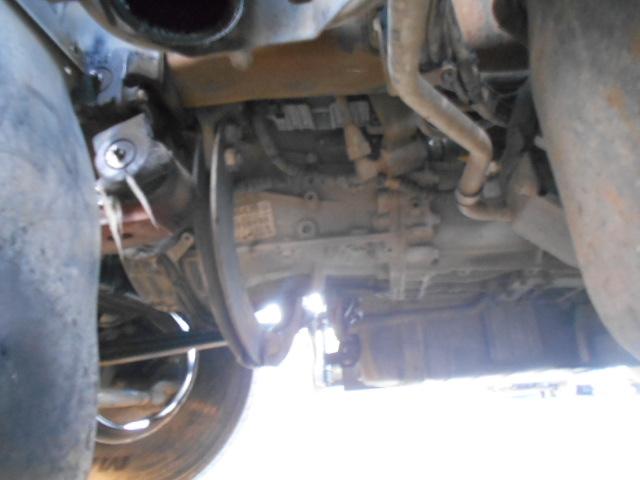 スーパーグレート 　トレーラーヘッド　第５輪荷重１８ｔ　一括緩和　プレミアムライン　エグゼグティブパッケージ　２デフ　パイロットシフト　走行３３万ｋｍ　ハイルーフ　メッキパーツ　エンジン出力４６０ＰＳ　ターボ車（70枚目）