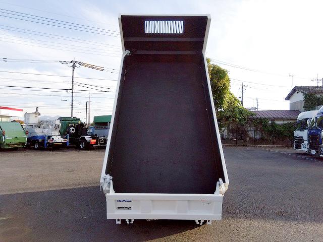 デュトロ 　３転ダンプ　上物新明和製　上物同年式　荷台寸法３０５ｘ１５９ｘ３２　右側電動サイドゲート付　積載２ｔ　走行２．９万ｋｍ　５速ミッション　４ナンバー（40枚目）