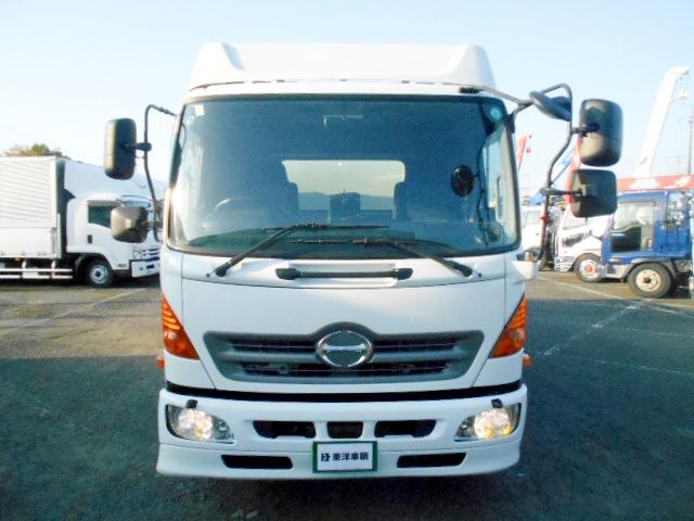 ヒノレンジャー 　アルミブロック平ボディ　積載３．２ｔ　荷台寸６１６ｘ２２４ｘ６０　セミワイドボディ　荷台床木張り　内フック有　アオリサポート付　アルミブロックアオリ　横ネタステンレス製　後輪エアサス　シートキャリア付（8枚目）