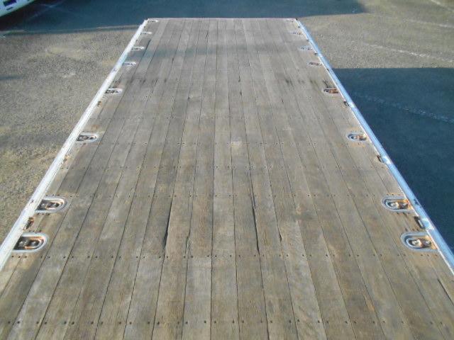 ヒノレンジャー 　アルミブロック平ボディ　積載３．２ｔ　荷台寸６１６ｘ２２４ｘ６０　セミワイドボディ　荷台床木張り　内フック有　アオリサポート付　アルミブロックアオリ　横ネタステンレス製　後輪エアサス　シートキャリア付（28枚目）