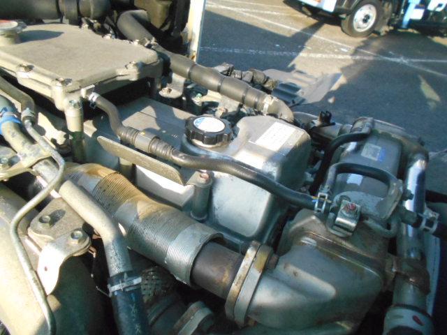 ヒノレンジャー 　アルミブロック平ボディ　積載３．２ｔ　荷台寸６１６ｘ２２４ｘ６０　セミワイドボディ　荷台床木張り　内フック有　アオリサポート付　アルミブロックアオリ　横ネタステンレス製　後輪エアサス　シートキャリア付（49枚目）