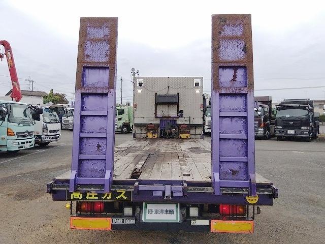 ヒノレンジャー 　セーフティローダー　上物花見台製　積載１１ｔ　ウインチ付　自動歩み付　増トン車　２デフ　ベッド付　走行４３．５万ｋｍ　６速ミッション　タイヤサイズ２４５／７０Ｒ１９．５（9枚目）