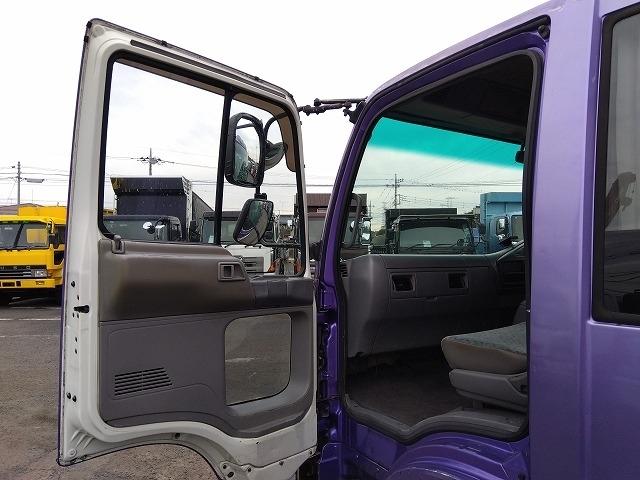 ヒノレンジャー 　セーフティローダー　上物花見台製　積載１１ｔ　ウインチ付　自動歩み付　増トン車　２デフ　ベッド付　走行４３．５万ｋｍ　６速ミッション　タイヤサイズ２４５／７０Ｒ１９．５（10枚目）