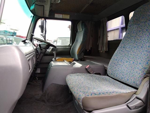 ヒノレンジャー 　セーフティローダー　上物花見台製　積載１１ｔ　ウインチ付　自動歩み付　増トン車　２デフ　ベッド付　走行４３．５万ｋｍ　６速ミッション　タイヤサイズ２４５／７０Ｒ１９．５（12枚目）