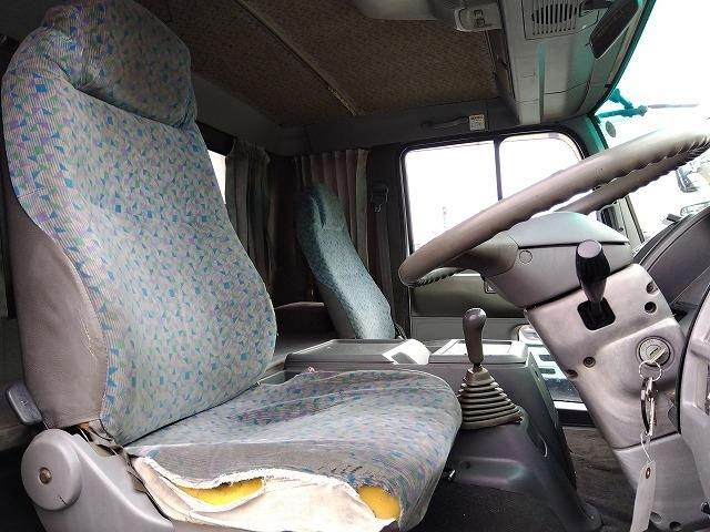 ヒノレンジャー 　セーフティローダー　上物花見台製　積載１１ｔ　ウインチ付　自動歩み付　増トン車　２デフ　ベッド付　走行４３．５万ｋｍ　６速ミッション　タイヤサイズ２４５／７０Ｒ１９．５（13枚目）