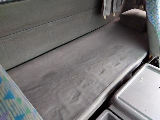 ヒノレンジャー 　セーフティローダー　上物花見台製　積載１１ｔ　ウインチ付　自動歩み付　増トン車　２デフ　ベッド付　走行４３．５万ｋｍ　６速ミッション　タイヤサイズ２４５／７０Ｒ１９．５（15枚目）