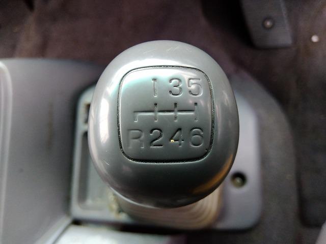 ヒノレンジャー 　セーフティローダー　上物花見台製　積載１１ｔ　ウインチ付　自動歩み付　増トン車　２デフ　ベッド付　走行４３．５万ｋｍ　６速ミッション　タイヤサイズ２４５／７０Ｒ１９．５（18枚目）