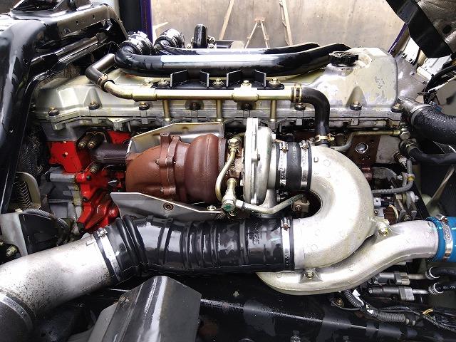 ヒノレンジャー 　セーフティローダー　上物花見台製　積載１１ｔ　ウインチ付　自動歩み付　増トン車　２デフ　ベッド付　走行４３．５万ｋｍ　６速ミッション　タイヤサイズ２４５／７０Ｒ１９．５（42枚目）