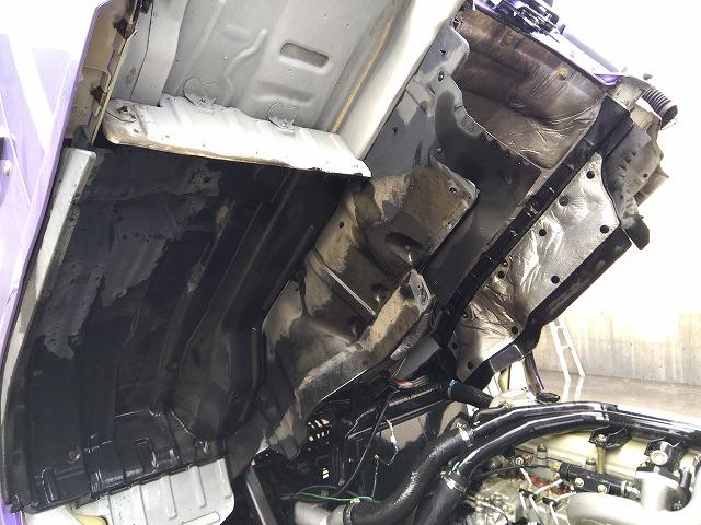 ヒノレンジャー 　セーフティローダー　上物花見台製　積載１１ｔ　ウインチ付　自動歩み付　増トン車　２デフ　ベッド付　走行４３．５万ｋｍ　６速ミッション　タイヤサイズ２４５／７０Ｒ１９．５（49枚目）