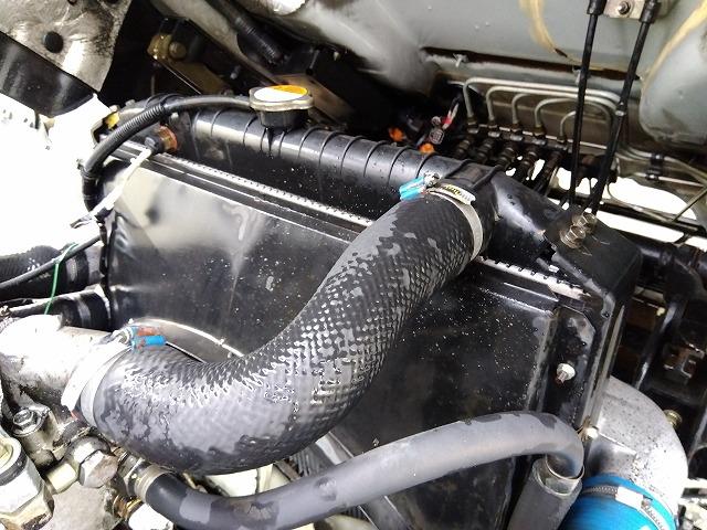 ヒノレンジャー 　セーフティローダー　上物花見台製　積載１１ｔ　ウインチ付　自動歩み付　増トン車　２デフ　ベッド付　走行４３．５万ｋｍ　６速ミッション　タイヤサイズ２４５／７０Ｒ１９．５（50枚目）