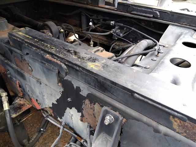 ヒノレンジャー 　セーフティローダー　上物花見台製　積載１１ｔ　ウインチ付　自動歩み付　増トン車　２デフ　ベッド付　走行４３．５万ｋｍ　６速ミッション　タイヤサイズ２４５／７０Ｒ１９．５（59枚目）