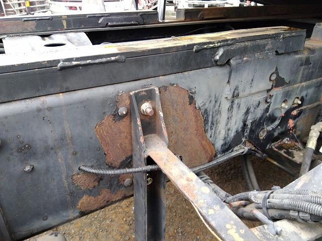 ヒノレンジャー 　セーフティローダー　上物花見台製　積載１１ｔ　ウインチ付　自動歩み付　増トン車　２デフ　ベッド付　走行４３．５万ｋｍ　６速ミッション　タイヤサイズ２４５／７０Ｒ１９．５（60枚目）