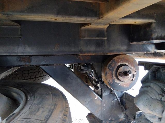 ヒノレンジャー 　セーフティローダー　上物花見台製　積載１１ｔ　ウインチ付　自動歩み付　増トン車　２デフ　ベッド付　走行４３．５万ｋｍ　６速ミッション　タイヤサイズ２４５／７０Ｒ１９．５（68枚目）