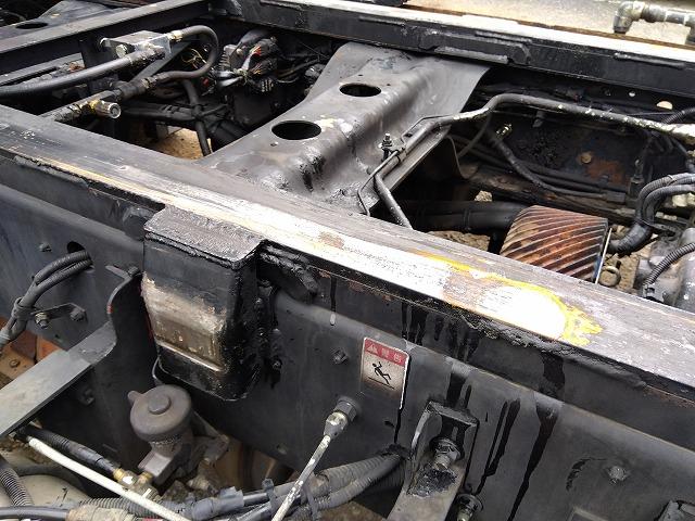 ヒノレンジャー 　セーフティローダー　上物花見台製　積載１１ｔ　ウインチ付　自動歩み付　増トン車　２デフ　ベッド付　走行４３．５万ｋｍ　６速ミッション　タイヤサイズ２４５／７０Ｒ１９．５（76枚目）