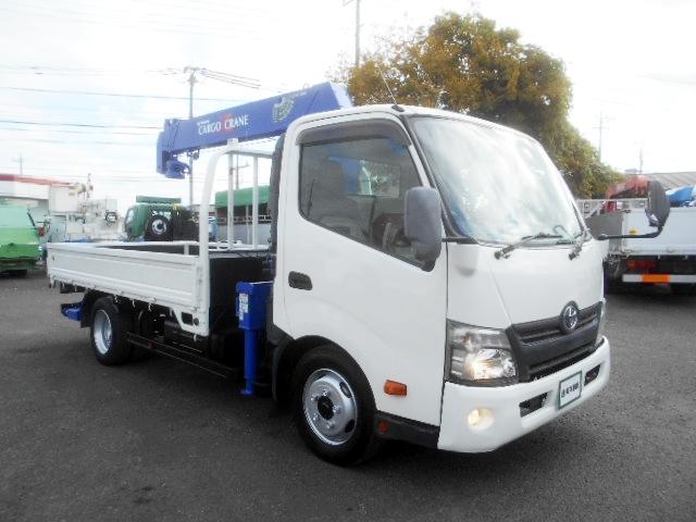 トヨエース 　クレーン付平ボディ　上物タダノ製　５段クレーン　ラジコン付（無線）　フックイン　２．６ｔ吊　リアジャッキ付　ワイドロングボディ　積載２ｔ　荷台寸法３６３×１９３×３８　荷台床木張り　内フック４対（2枚目）