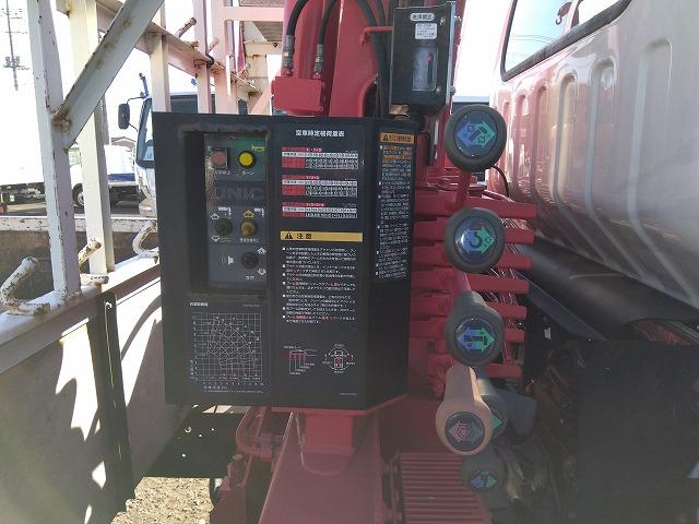 エルフトラック クレーン付平ボディ 上物古河ユニック製 4段ブーム ラジコン付(無線) フックイン 2.9t吊り 差し違いアウトリガー 積載3t ワイドボディ 荷台寸法356x208x35 荷台床木張り 内フック付(21枚目)