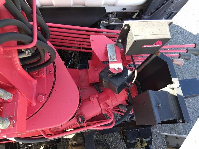 エルフトラック クレーン付平ボディ 上物古河ユニック製 4段ブーム ラジコン付(無線) フックイン 2.9t吊り 差し違いアウトリガー 積載3t ワイドボディ 荷台寸法356x208x35 荷台床木張り 内フック付(25枚目)