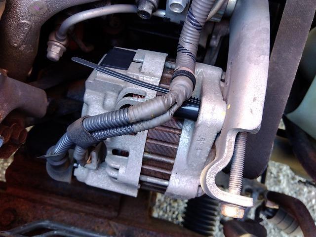 エルフトラック クレーン付平ボディ 上物古河ユニック製 4段ブーム ラジコン付(無線) フックイン 2.9t吊り 差し違いアウトリガー 積載3t ワイドボディ 荷台寸法356x208x35 荷台床木張り 内フック付(52枚目)