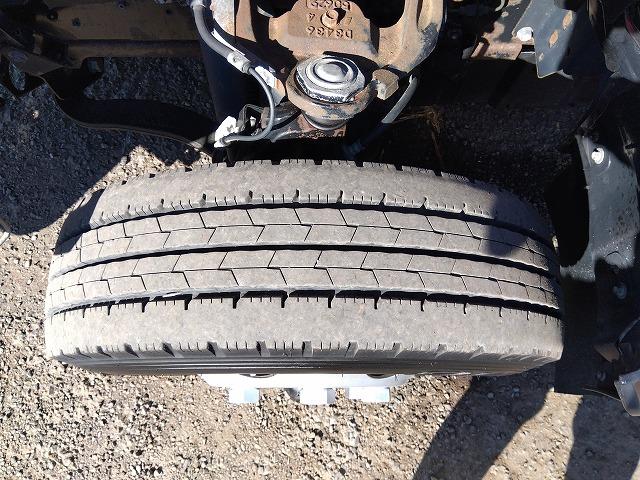 エルフトラック クレーン付平ボディ 上物古河ユニック製 4段ブーム ラジコン付(無線) フックイン 2.9t吊り 差し違いアウトリガー 積載3t ワイドボディ 荷台寸法356x208x35 荷台床木張り 内フック付(57枚目)