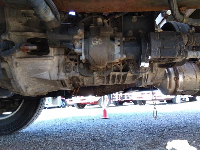 エルフトラック クレーン付平ボディ 上物古河ユニック製 4段ブーム ラジコン付(無線) フックイン 2.9t吊り 差し違いアウトリガー 積載3t ワイドボディ 荷台寸法356x208x35 荷台床木張り 内フック付(65枚目)