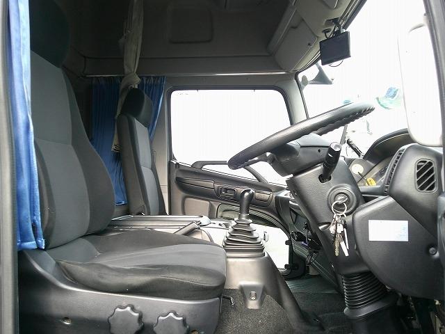 ヒノレンジャー 　アルミウイング　上物トランテックス製　積載７ｔ　荷台寸７２７×２２３×２３１　７．２ｍセミワイドボディ　増トン車　ラッシングレール１段　内フック８対　ハイルーフ　リーフサス　横ネタ鉄製　社外ナビ有（17枚目）