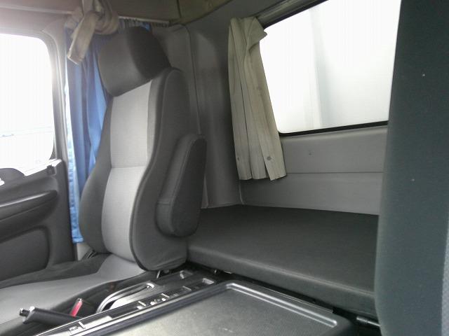 ヒノレンジャー 　アルミウイング　上物トランテックス製　積載７ｔ　荷台寸７２７×２２３×２３１　７．２ｍセミワイドボディ　増トン車　ラッシングレール１段　内フック８対　ハイルーフ　リーフサス　横ネタ鉄製　社外ナビ有（21枚目）