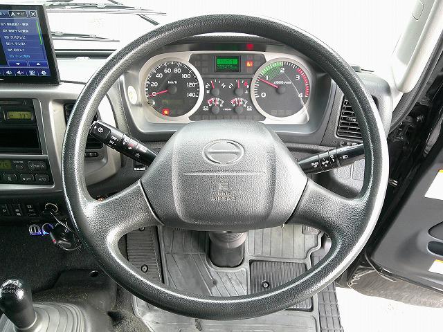 ヒノレンジャー 　アルミウイング　上物トランテックス製　積載７ｔ　荷台寸７２７×２２３×２３１　７．２ｍセミワイドボディ　増トン車　ラッシングレール１段　内フック８対　ハイルーフ　リーフサス　横ネタ鉄製　社外ナビ有（25枚目）