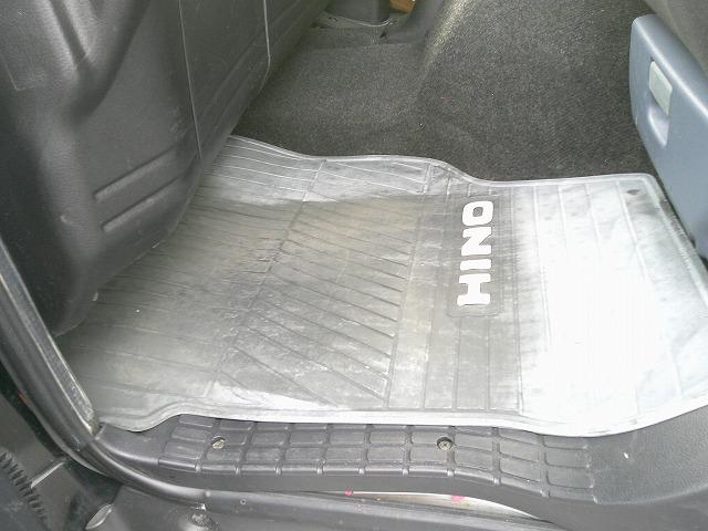 ヒノレンジャー 　アルミウイング　上物トランテックス製　積載７ｔ　荷台寸７２７×２２３×２３１　７．２ｍセミワイドボディ　増トン車　ラッシングレール１段　内フック８対　ハイルーフ　リーフサス　横ネタ鉄製　社外ナビ有（29枚目）