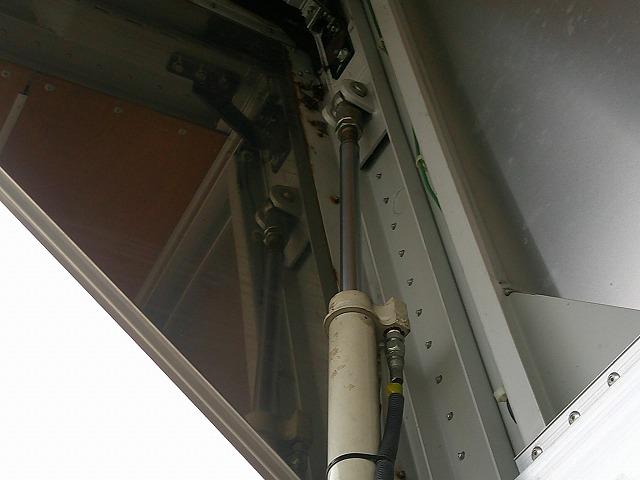 ヒノレンジャー 　アルミウイング　上物トランテックス製　積載７ｔ　荷台寸７２７×２２３×２３１　７．２ｍセミワイドボディ　増トン車　ラッシングレール１段　内フック８対　ハイルーフ　リーフサス　横ネタ鉄製　社外ナビ有（42枚目）