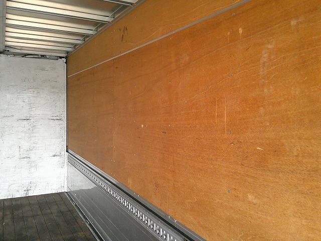 ヒノレンジャー 　アルミウイング　上物トランテックス製　積載７ｔ　荷台寸７２７×２２３×２３１　７．２ｍセミワイドボディ　増トン車　ラッシングレール１段　内フック８対　ハイルーフ　リーフサス　横ネタ鉄製　社外ナビ有（50枚目）