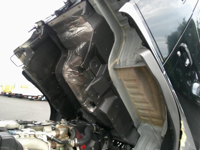 ヒノレンジャー 　アルミウイング　上物トランテックス製　積載７ｔ　荷台寸７２７×２２３×２３１　７．２ｍセミワイドボディ　増トン車　ラッシングレール１段　内フック８対　ハイルーフ　リーフサス　横ネタ鉄製　社外ナビ有（62枚目）